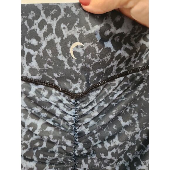 ZYIA Active Legging Blue Black Cheetah Print Ruched Backside Sz 20 Butt Lifting - Picture 5 of 11